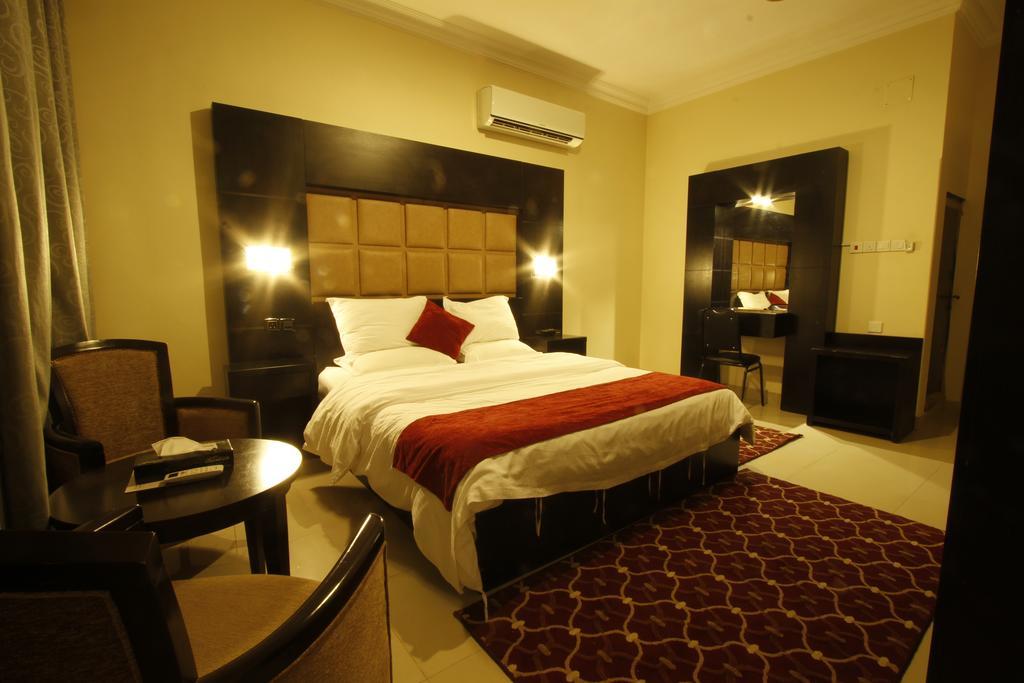 Manazel Al Hamra Apartment 2 Buraidah Chambre photo